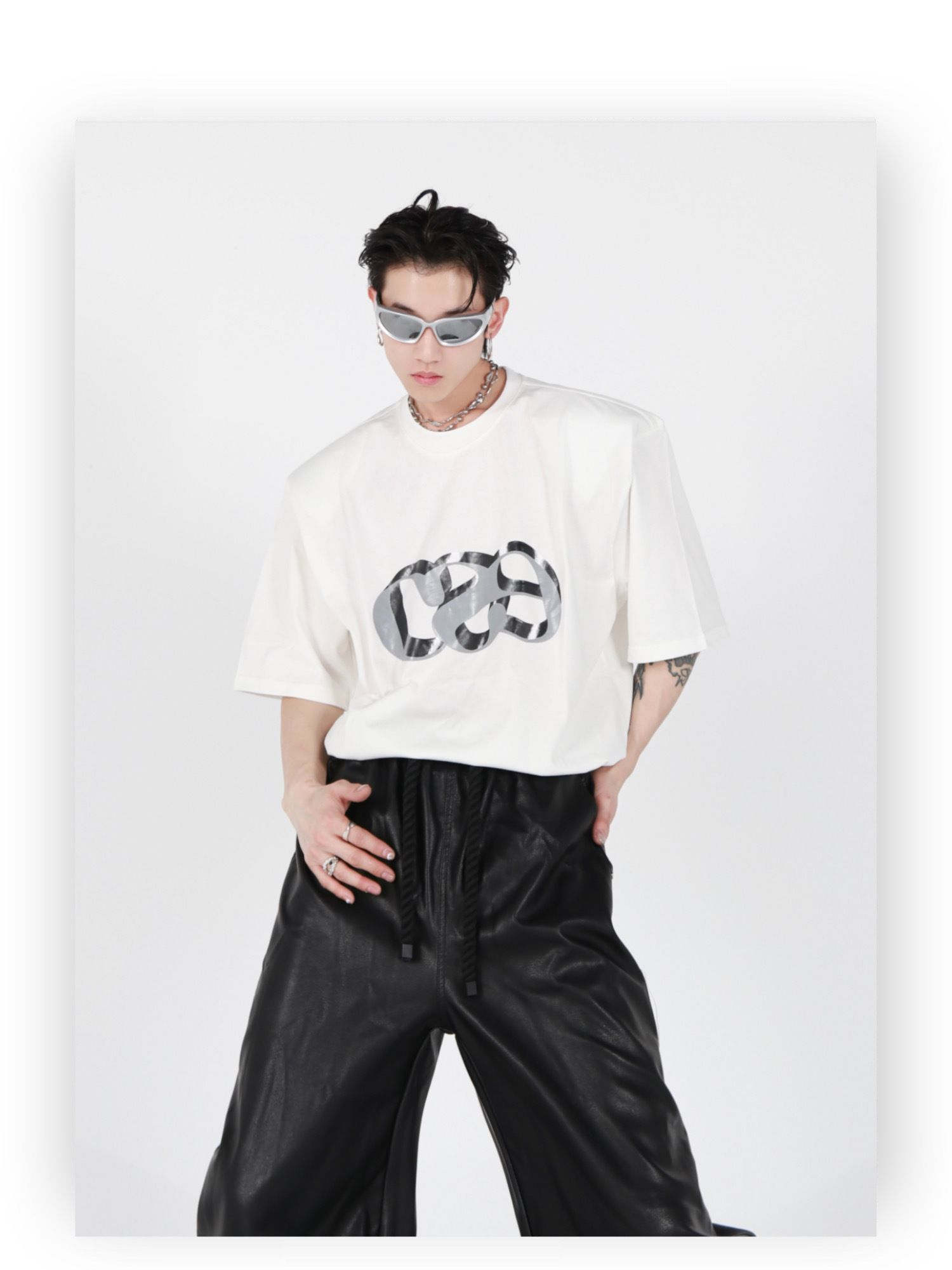 ArguECulturE ストリート 金属感ロゴ 肩ボタン 半袖Tシャツ ArgueCulture半袖Tシャツストリートプリントおしゃれ男女兼用