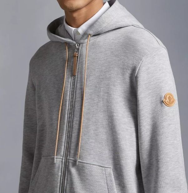 MONCLER 2024春夏新作 ロゴパッチ付き ジップアップパーカー