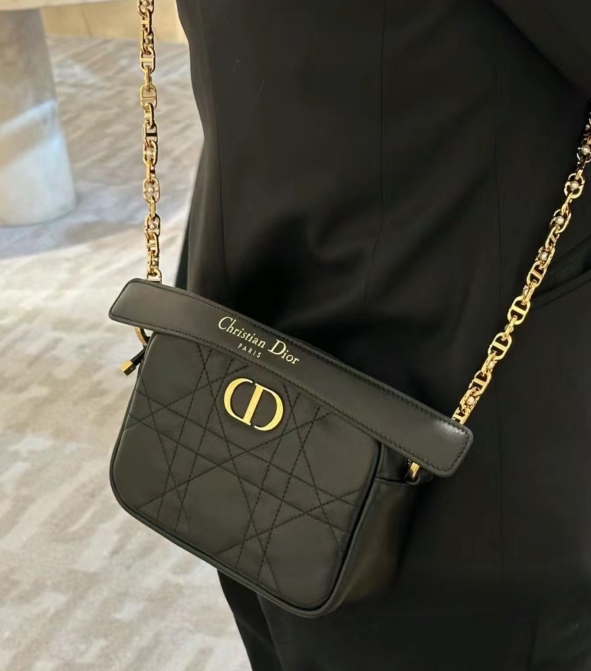 【24SS♡】DIOR Caro トップハンドル カメラバッグ DIOR】Caro トップハンドル カメラバッグ スモール ブラック