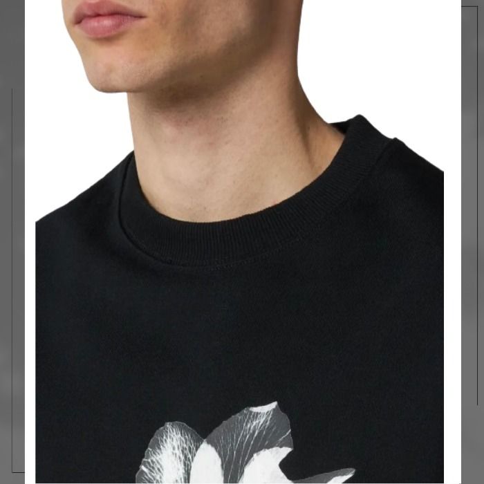 春にぴったりのクルーネック【Y-3】floral graphic Crew neck Y-3 GFX floral-print Sweatshirt | Black | FARFETCH