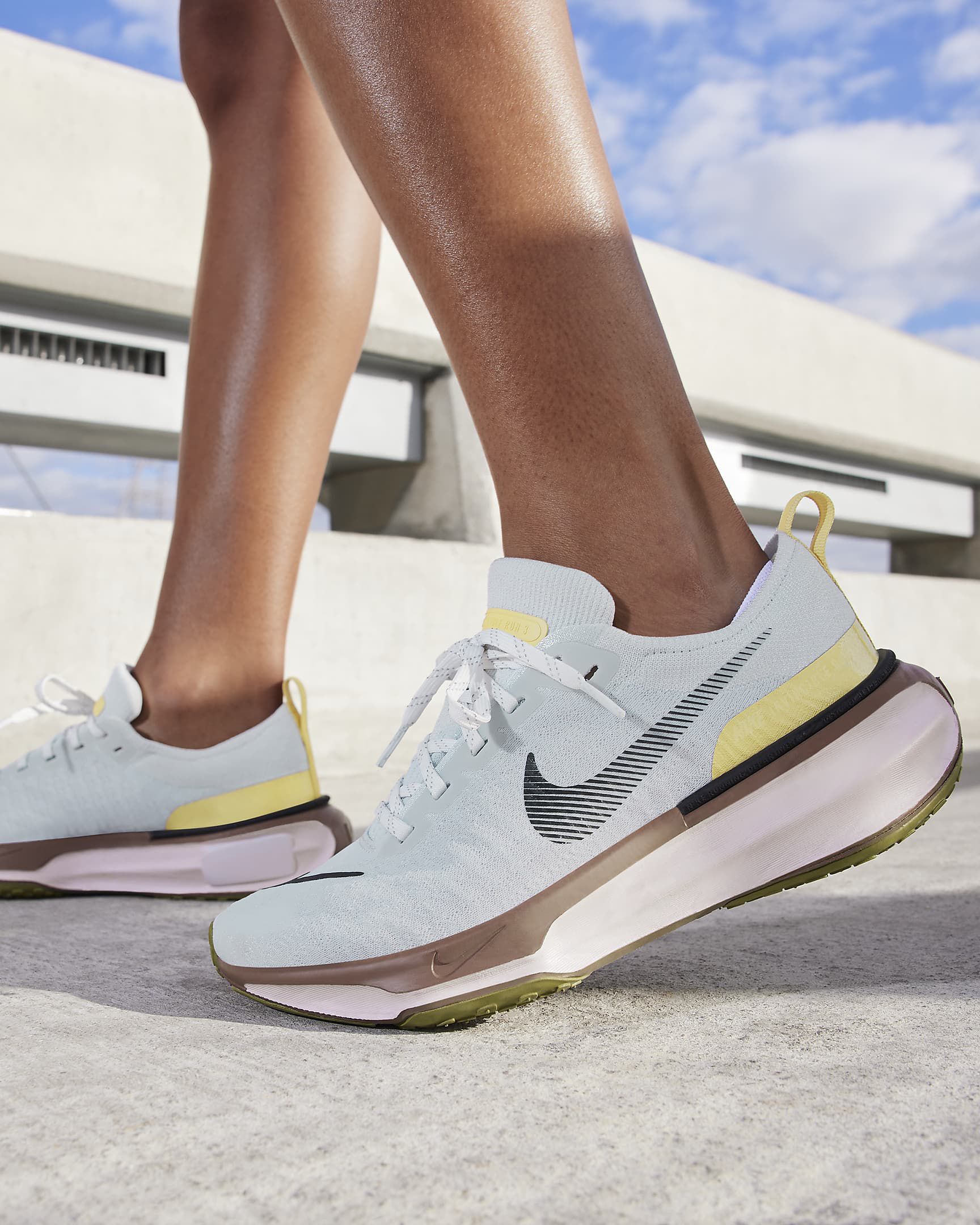 ☆NIKE☆大人気☆W INVINCIBLE 3 / インヴィンシブル3☆追跡可