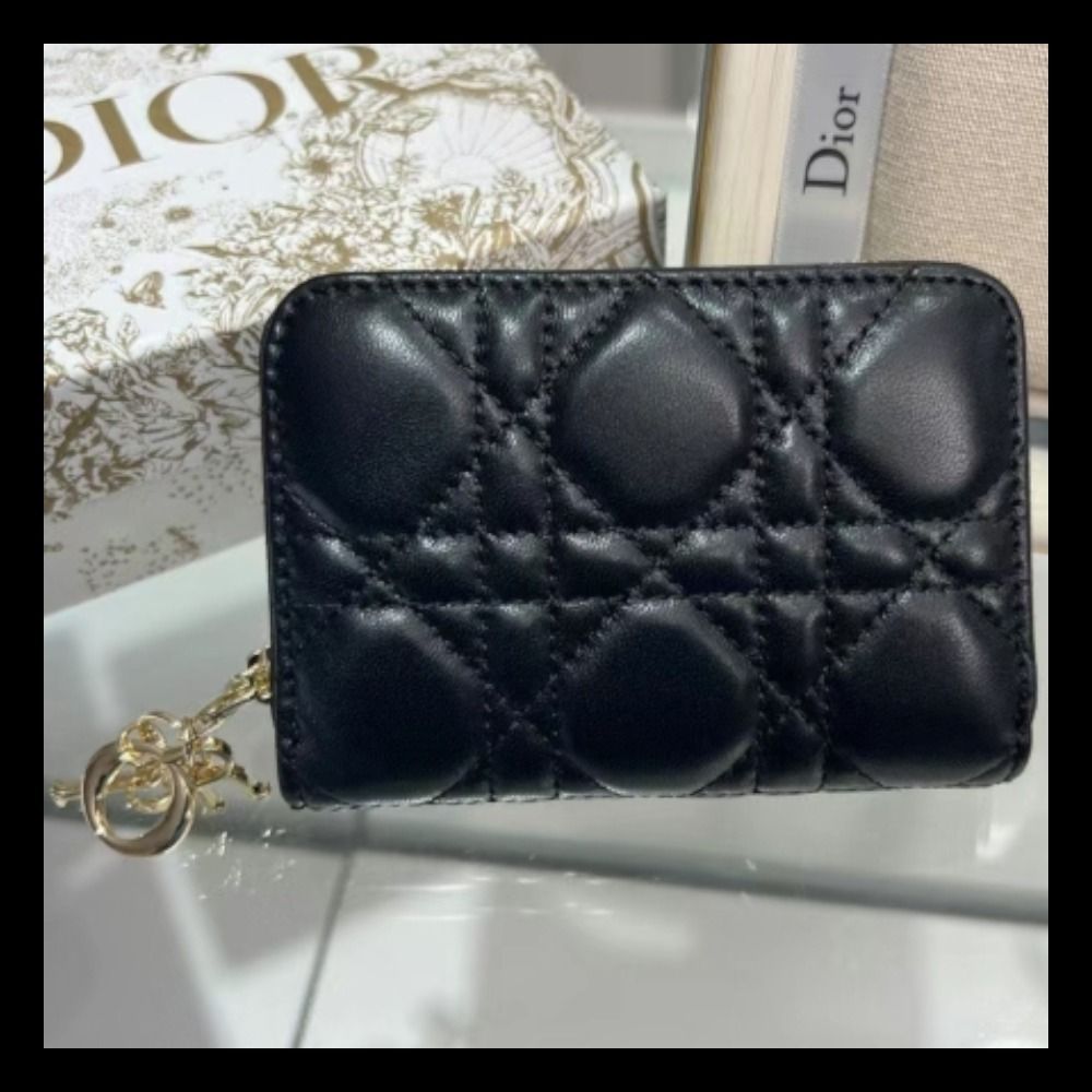 Dior】Lady Dior Voyageur スモール ジップコインケース (Dior