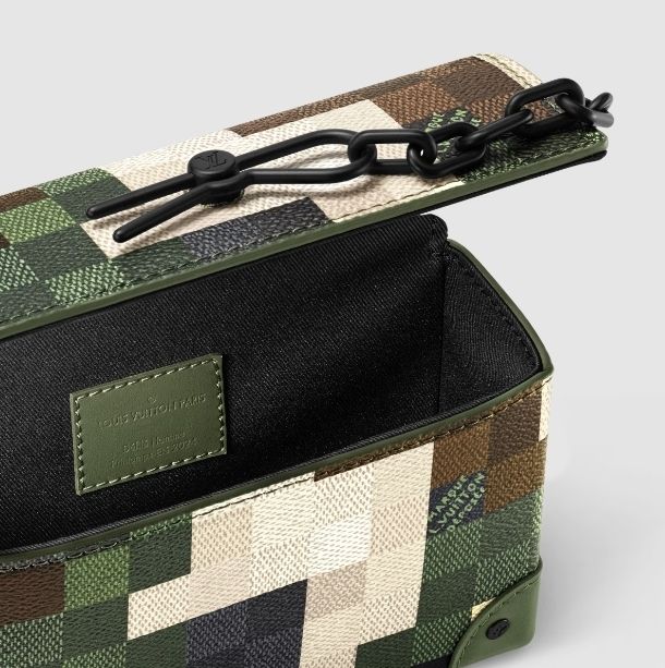 【Louis Vuitton】スティーマー・ウェアラブル ウォレットM83172 Louis Vuitton】スティーマー・ウェアラブル ウォレットM83172