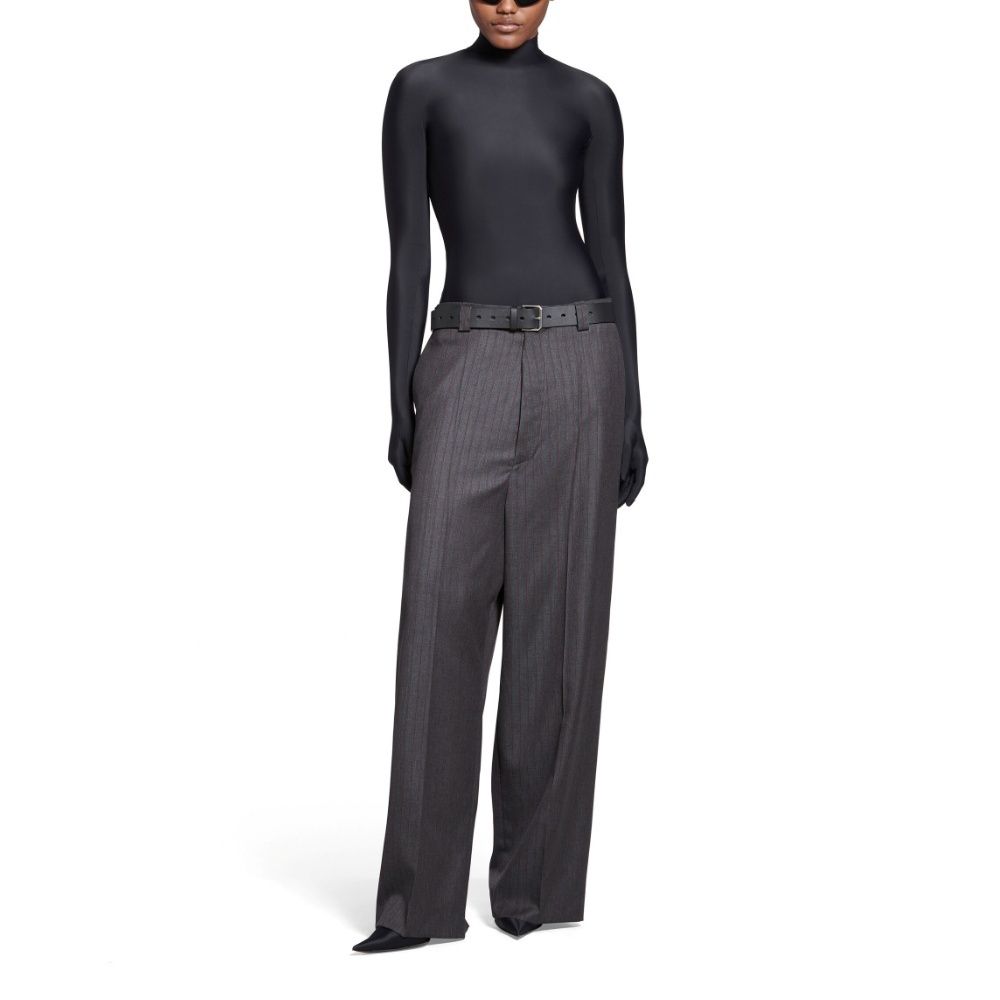 送料込み+BALENCIAGA+レギュラーフィット TAILORED パンツ ホワイト の ウィメンズ Flared Cargo パンツ スニーカー