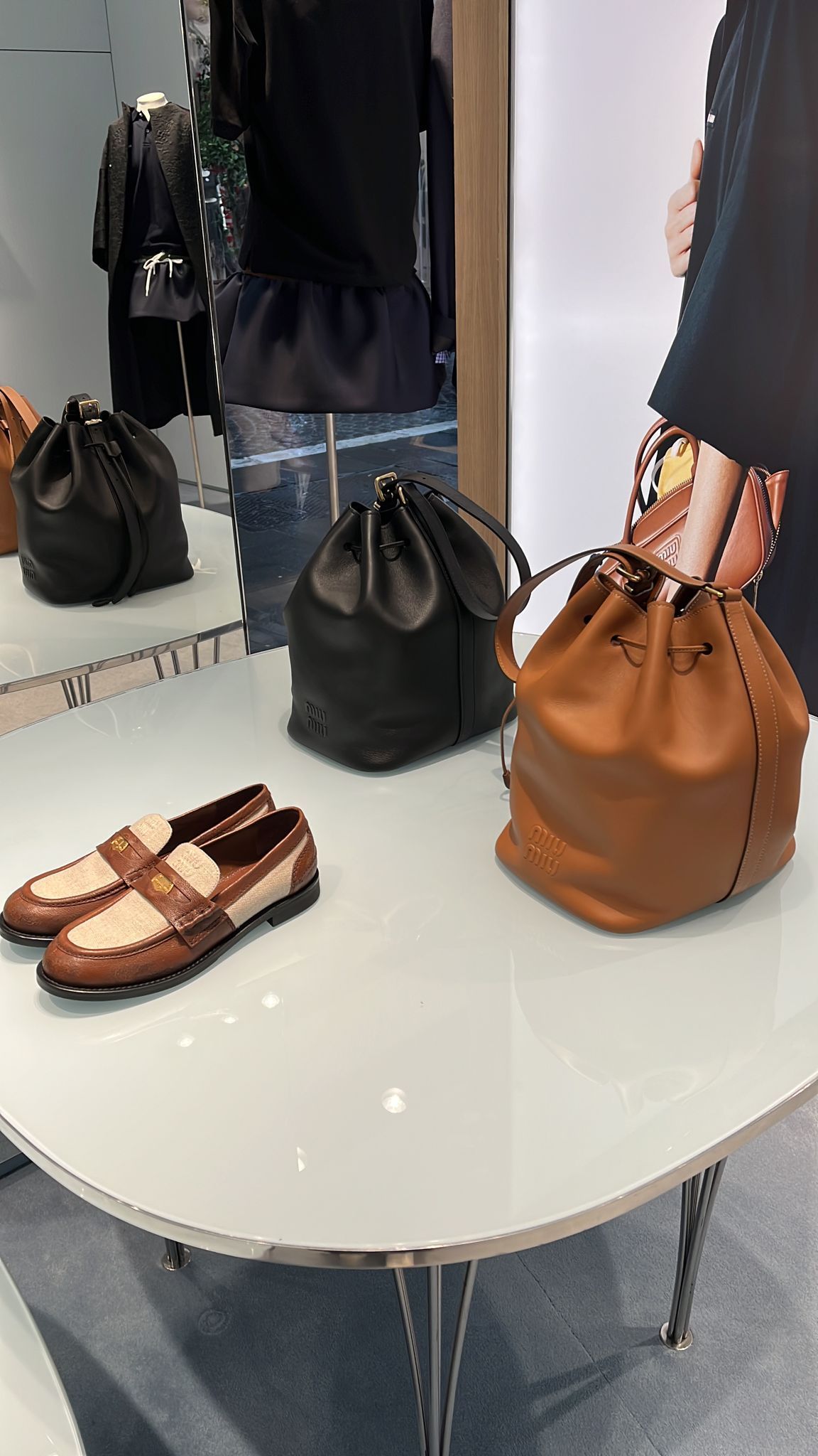 『MiuMiu』正規品/関税送料込み ロゴ レザー バケットバッグ 楽天市場】MIUMIU ミュウミュウ バケットバッグ MATELASSE