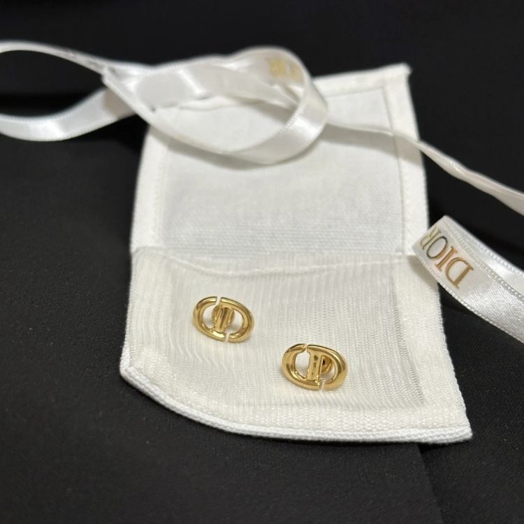 Dior(ディオール)ディオールピアス スタッズピアス ユニセックス