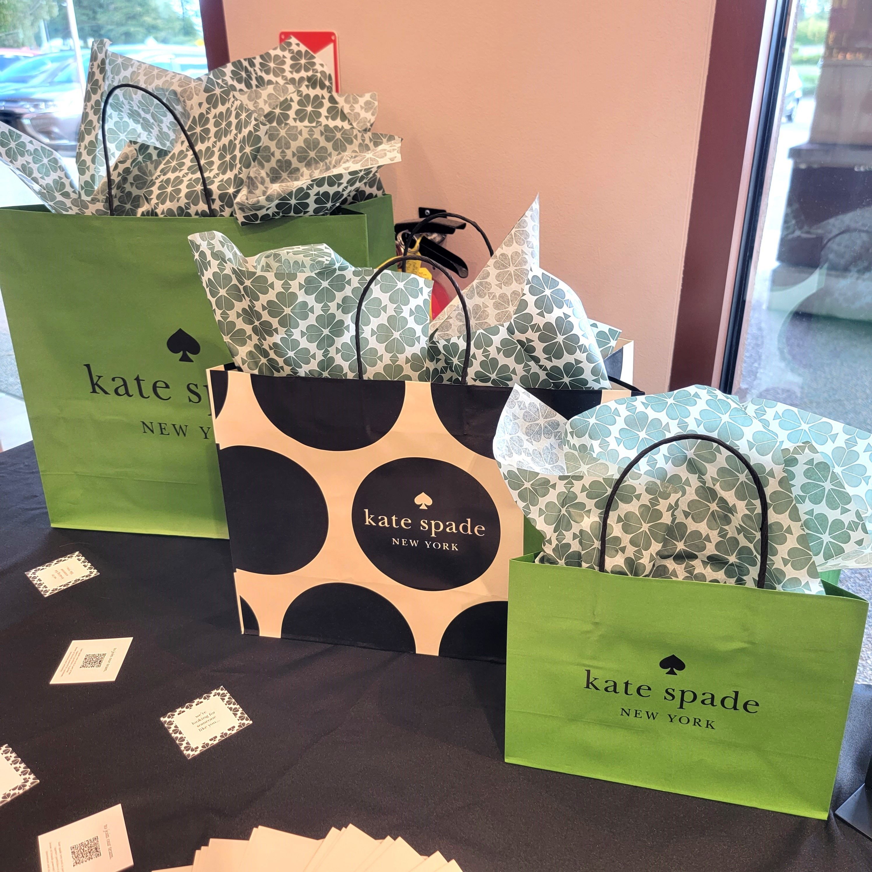 【kate spade】 高見え☆キレイめトートバッグ☆ クロスボディも kate spade】 高見え☆キレイめトートバッグ☆ クロスボディも
