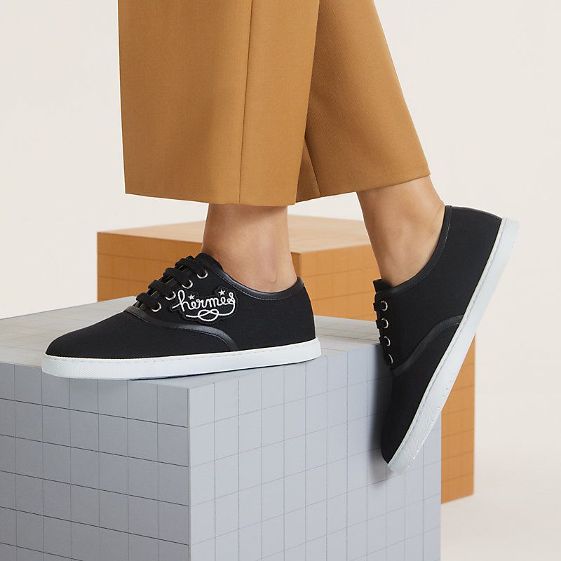 【かわいいパッチがポイント♪】HERMES Innocent スニーカー かわいいパッチがポイント♪】HERMES Innocent スニーカー