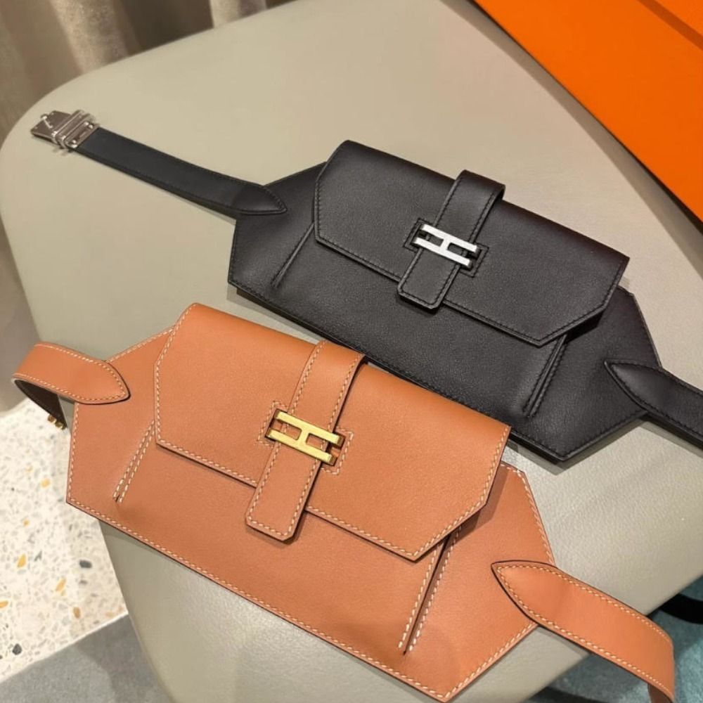 落ち着いた色味が魅力【HERMES】エラン ポケット 24 ベルト スタイリッシュでお洒落♪】HERMES エラン ポケット 24 ベルト