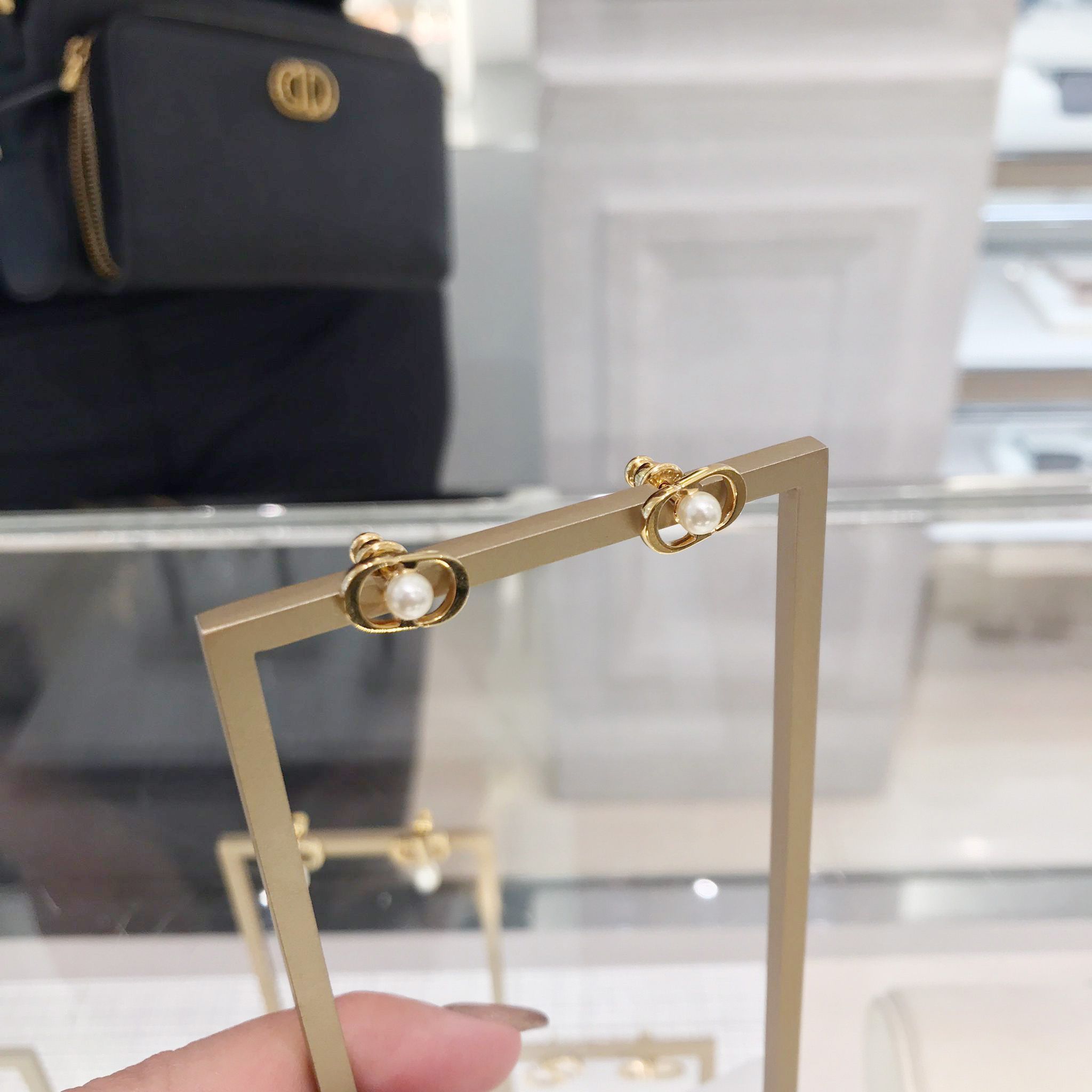 DIOR | Petit CD ミニ スタッドピアス メタル & クリスタル