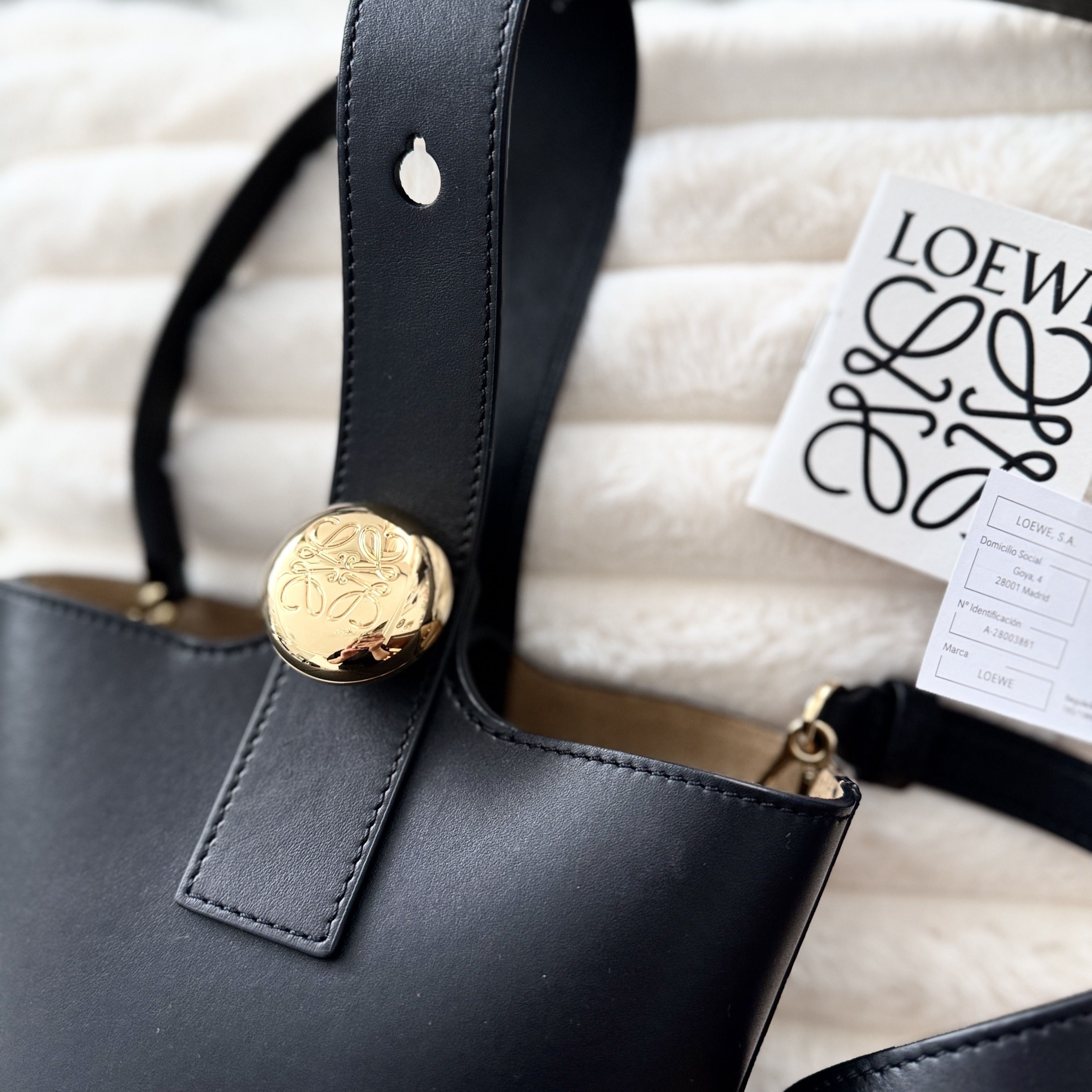 商品名：◆送料・関税込み◆LOEWE ミニペブル バケットバッグ AANBBBMX01_4412_1Q.jpg?sw=1200