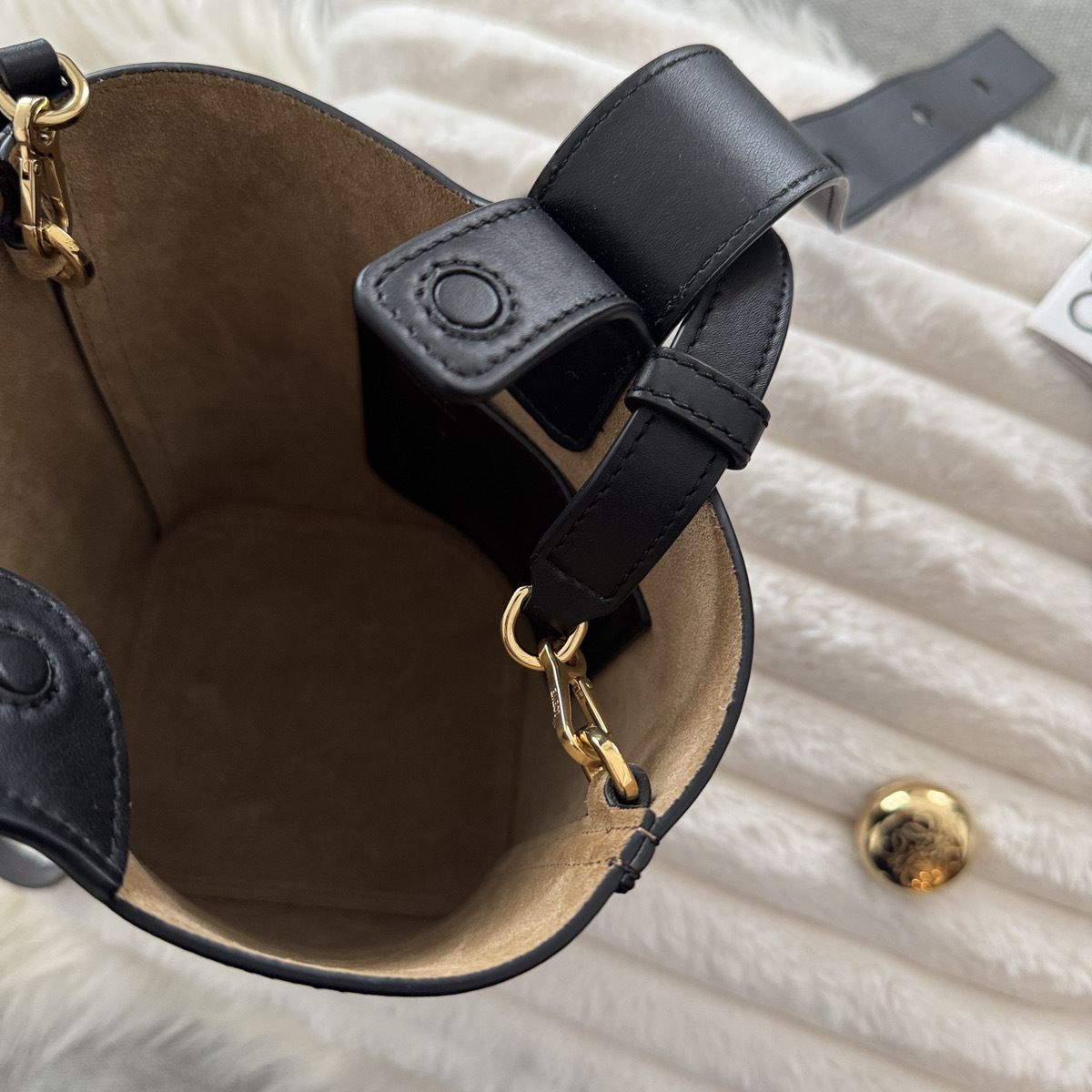 関税送料込★LOEWE★ペブル バケットバッグ ミニ 関税・送料込み】LOEWE（ロエベ）ペブル バケットバッグ ミニ