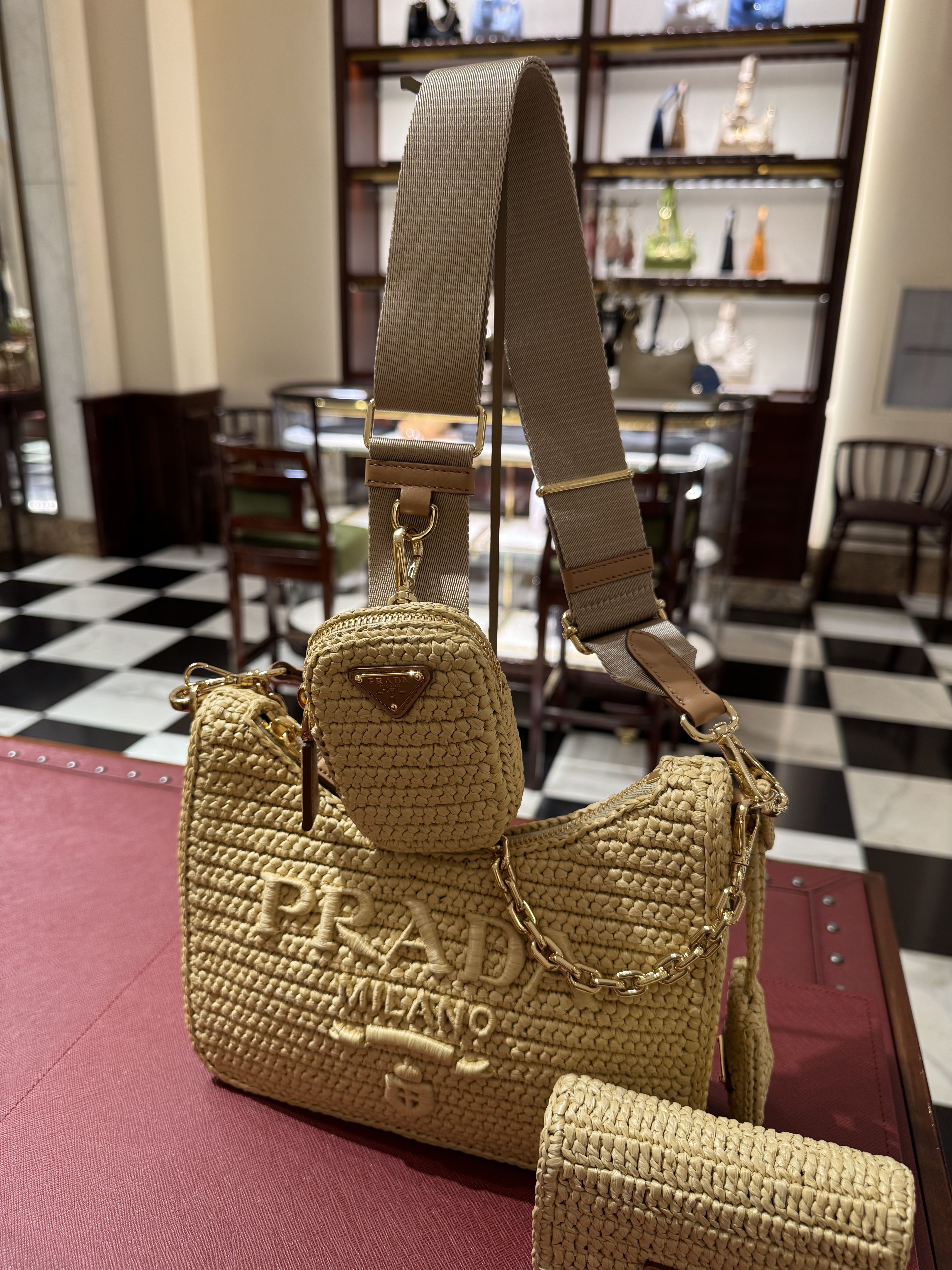 PRADA【入手困難】Re-Edition ☆クロシェ ミニバッグ☆ 全色