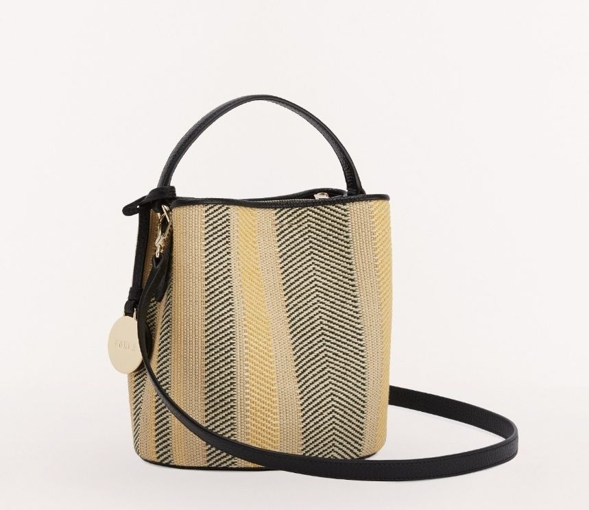★ FURLA ★ DANAE S Bucket bag【完売前に!】 ☆ FURLA ☆ DANAE Mini Bucket bag【完売前に!】 (FURLA