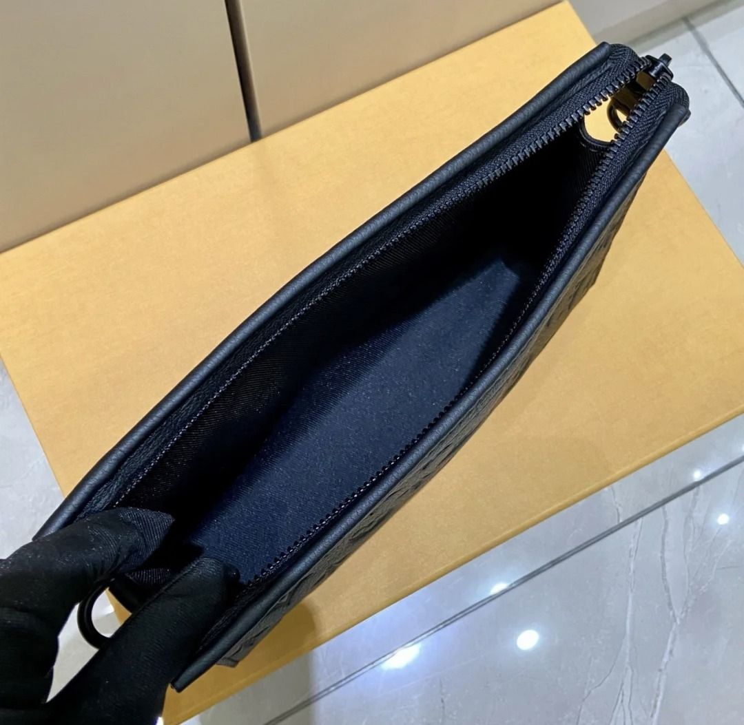 【使いやすさ抜群♪】ルイヴィトン ウエアラブルウォレット 使いやすさ抜群♪】ルイヴィトン ウエアラブルウォレット (Louis