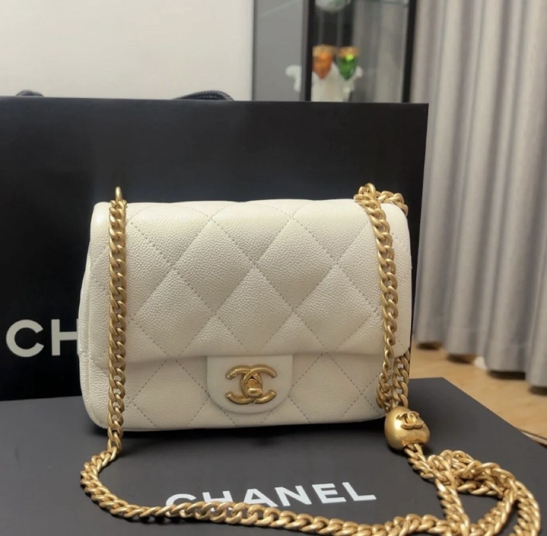 お洒落【CHANEL】24P フラップバッグ ハート型ボールチェーン