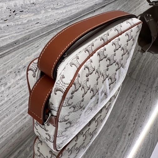 CELINE ミディアム メッセンジャーバッグ 白 TRIOMPHE CANVAS