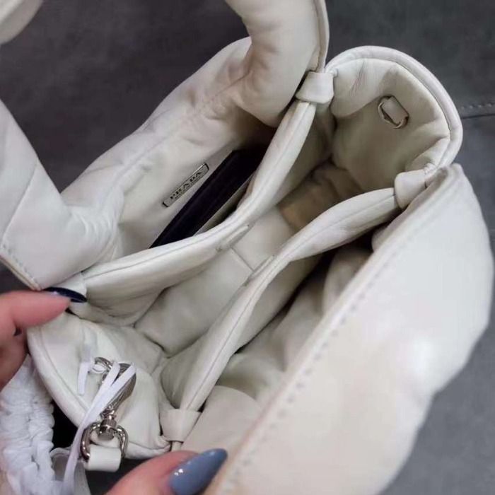 PRADA 1BA384 2DYI ソフト パテッド ナッパレザー ハンドバッグ 楽天市場】プラダ PRADA 1BA384 2DYI ソフト パテッド ナッパ