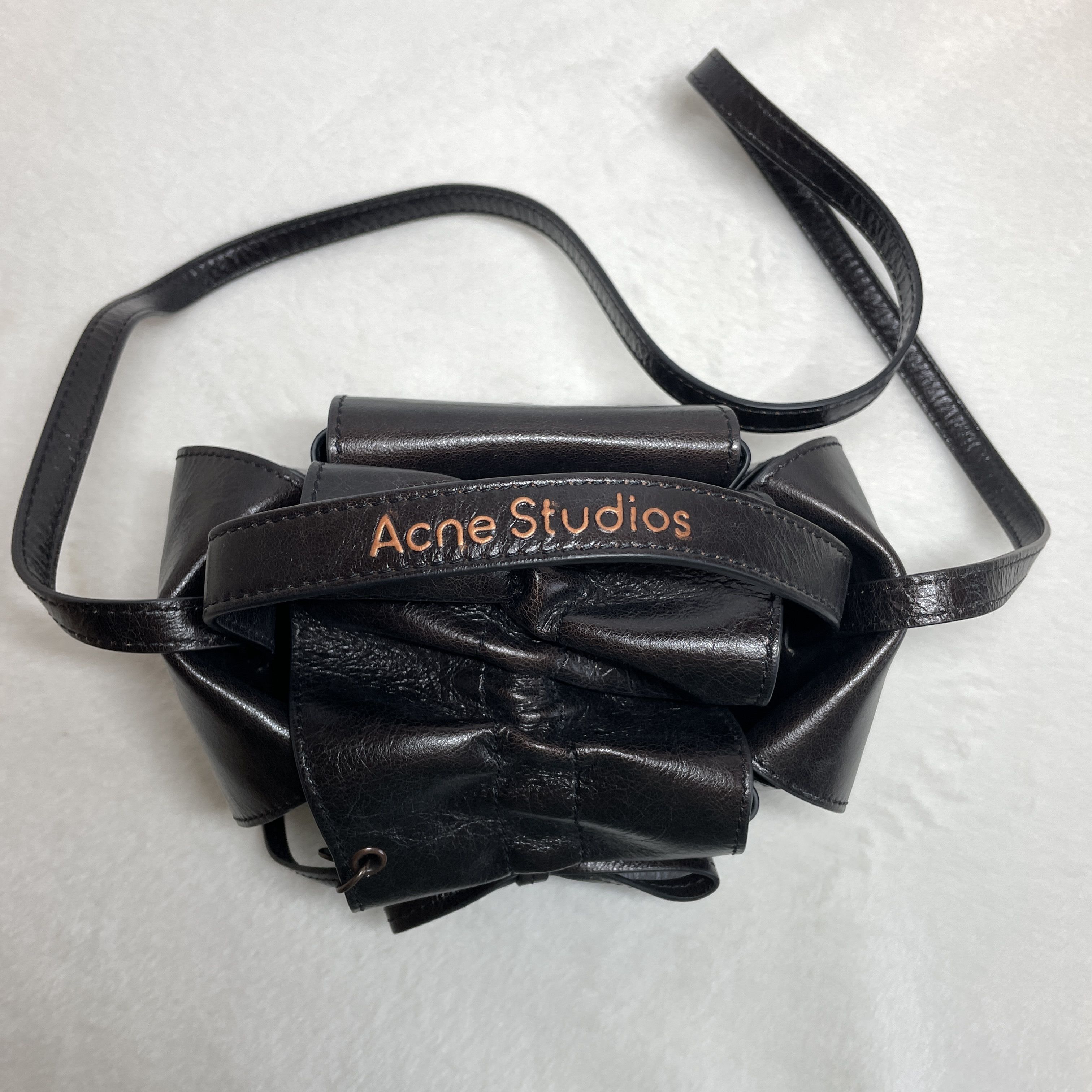 Acne Studios】マルチポケット ミニ バッグ (Acne Studios