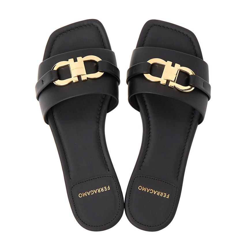 直営店☆Ferragamo☆ エレガント♪LEAH ロゴ スライドサンダル スライド FERRAGAMO(フェラガモ) サンダル・ミュール(レディース