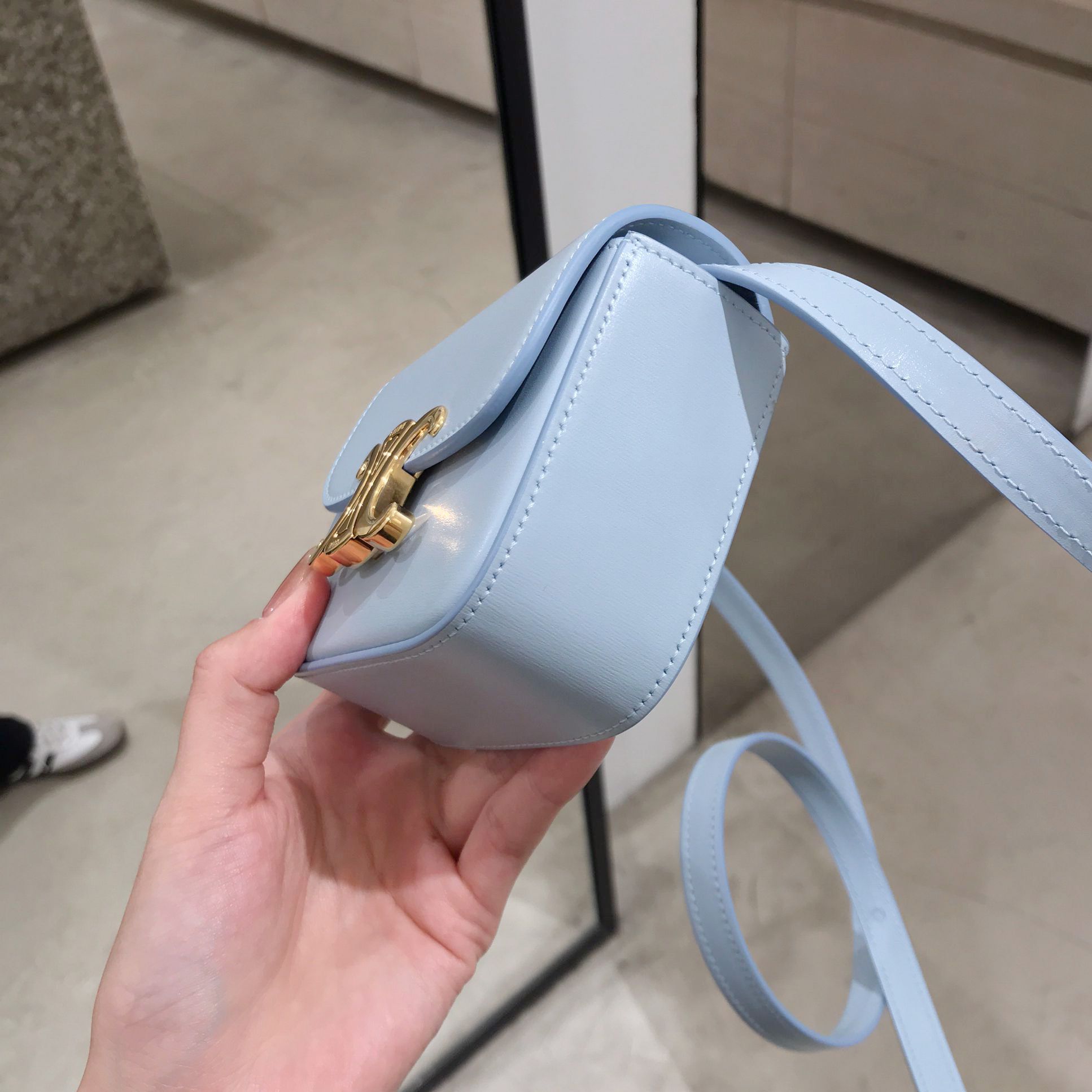 大人気♪】☆CELINE☆ミニ クロード ショルダーバッグ♡ (CELINE