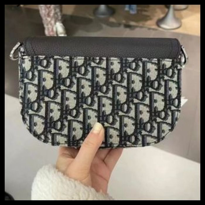 国関込【3色展開】DIOR フラップ付きメッセンジャーバッグ ミニ 国関込【3色展開】DIOR フラップ付きメッセンジャーバッグ ミニ