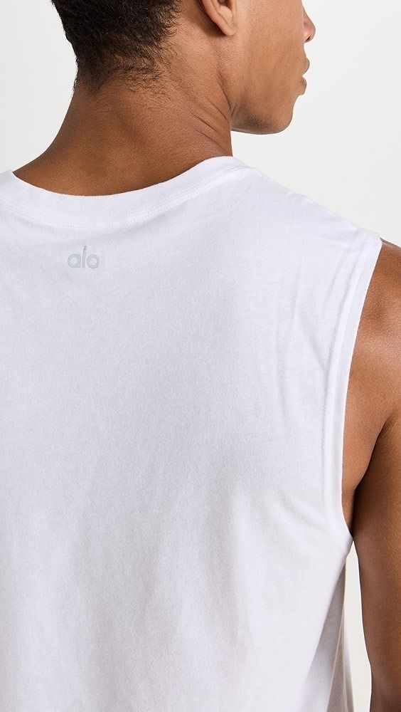 大人気【Alo Yoga】The Triumph Muscle Tank タンクトップ (ALO