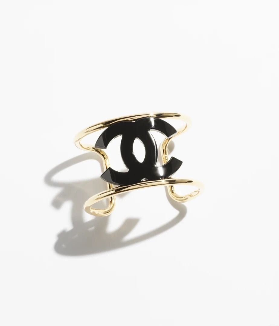 存在感あるデザイン☆【CHANEL】バングル 存在感のあるデザイン【CHANEL】シャネル バングル