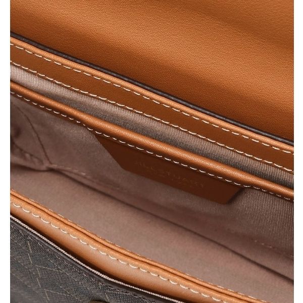 【JILLSTUART】ローゼラチリングパターンフラップ型トートバッグ JILLSTUART】ローゼラチリングパターンフラップ型トートバッグ