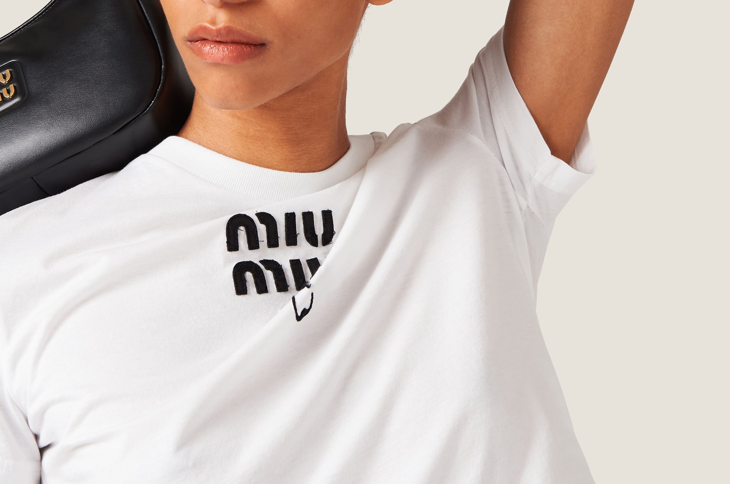 関税負担なし☆MiuMiu エンブロイダリー コットン Tシャツ 関税負担なし☆MIU MIU コットン Tシャツ