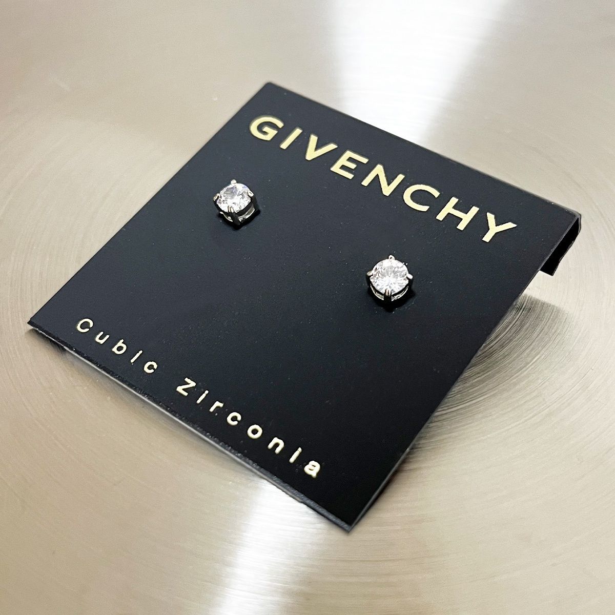 GIVENCHY クリスタル スタッズピアス ギフト シンプル 男女兼用