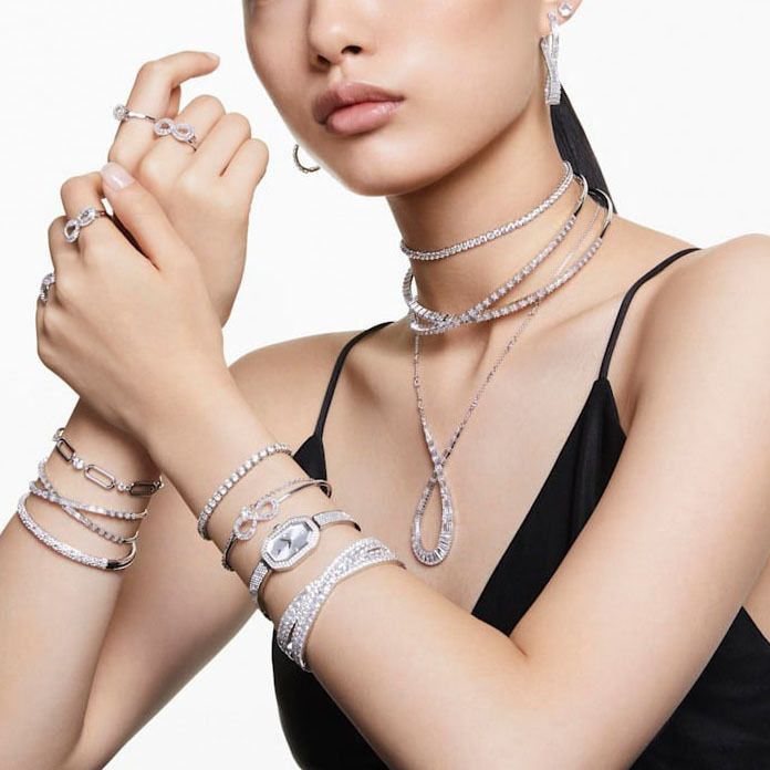 VIP価格【SWAROVSKI】スワロフスキー Hyperbola バングル
