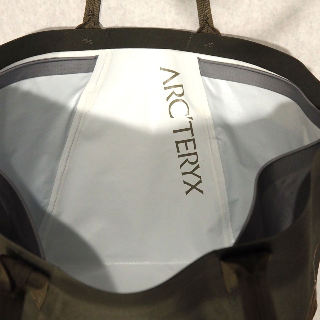 ☆大容量☆【ARC'TERYX】アークテリクス CARRIER 45 GEAR TOTE