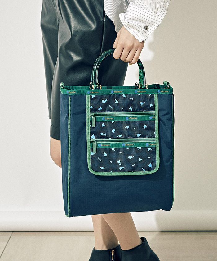 柔らかな質感の □LeSportsac□ LG 2ZIP POCKET TOTE ネイビーハートレオパード バッグ