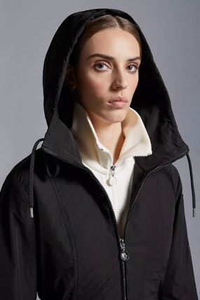 MONCLER フード付きパーカー 柔らかいシルエット Leandro MONCLER フード付きパーカー 柔らかいシルエット Leandro