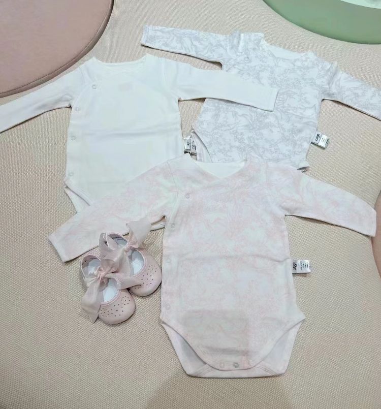 美品】Baby Dior ロンパース