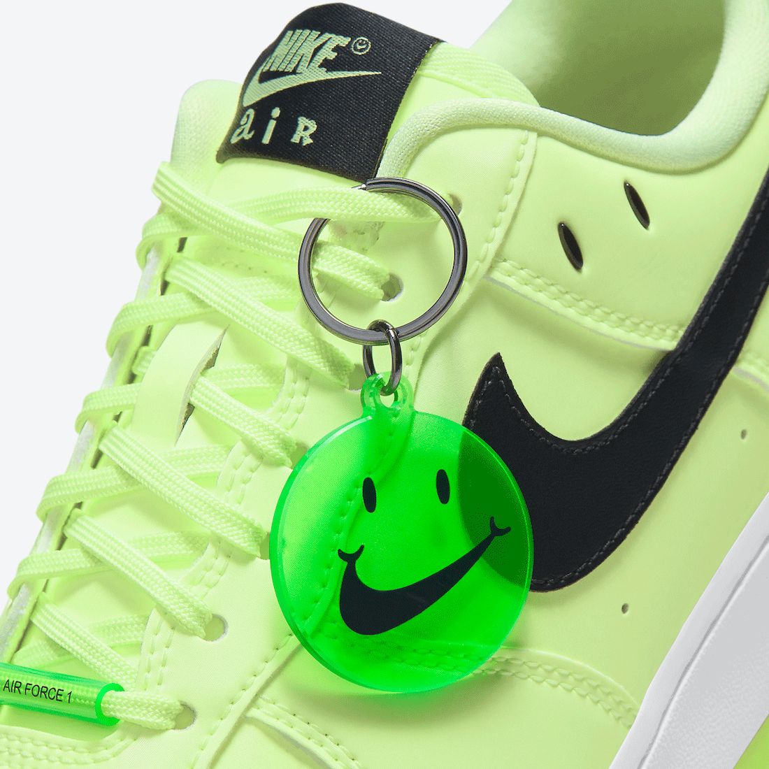 ★NIKE AF1★送関込★闇に光る、\"スマイリーフェイス\" の1足 ☆NIKE AF1☆送関込☆闇に光る、