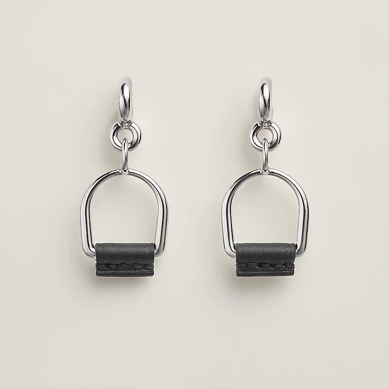 HERMES】華やかな場にも☆ピアス Heritage Equestre Etrier PM