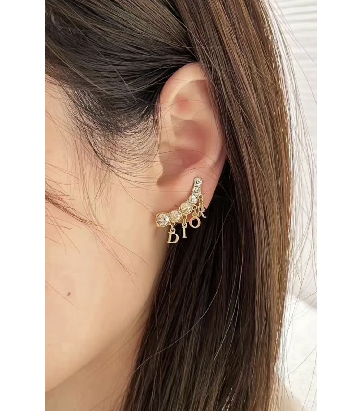 【新作♪揺れるデザインが素敵】DIOR Dio(r)evolution ピアス 揺れるチャームが可愛い♪【Dior】《Dio(r)evolution》ピアス