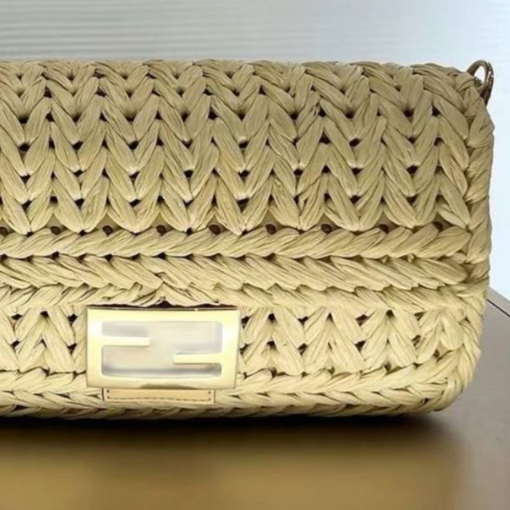 24SS【FENDI】バゲット M インターレースレザー ラフィア バッグ
