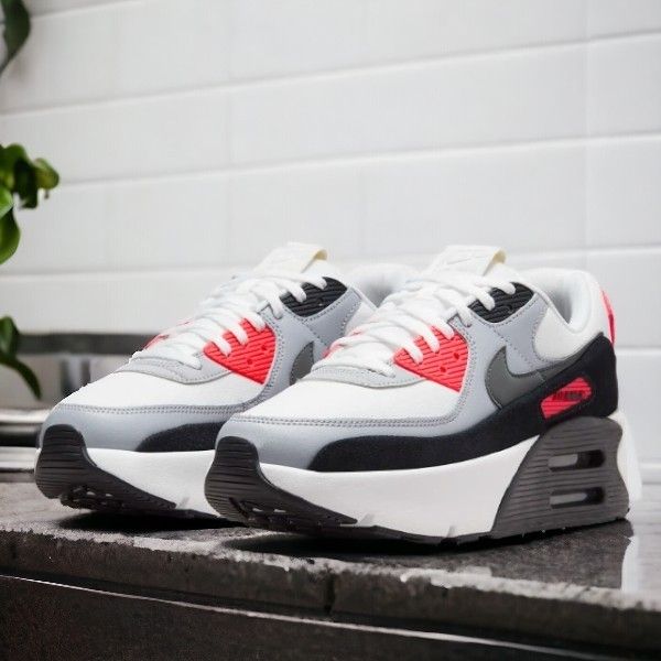 Nike】AIR MAX 90 LV8 ナイキ エア マックス 90 LV8 (Nike