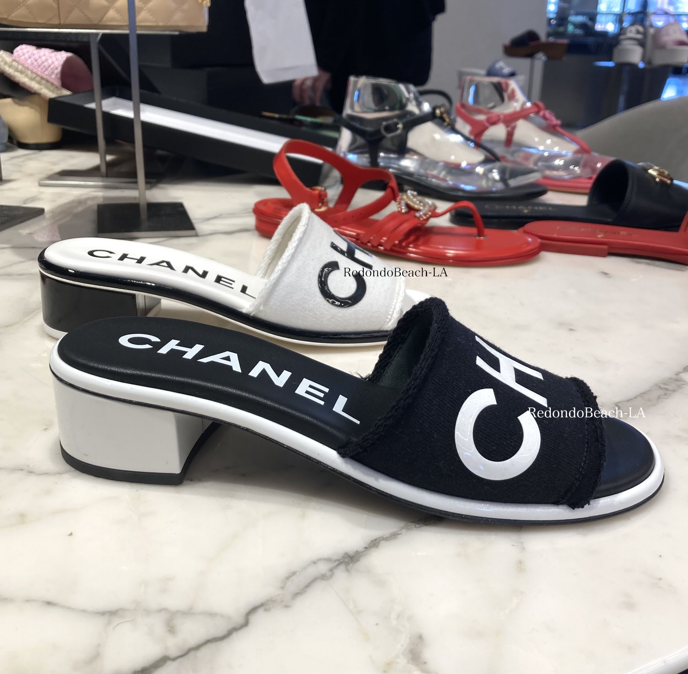 【★シャイニーヒール☆スタイルアップ叶う♪】CHANEL サンダル スタイルアップも叶う♪】CHANEL サンダル 25P限定 ホワイト
