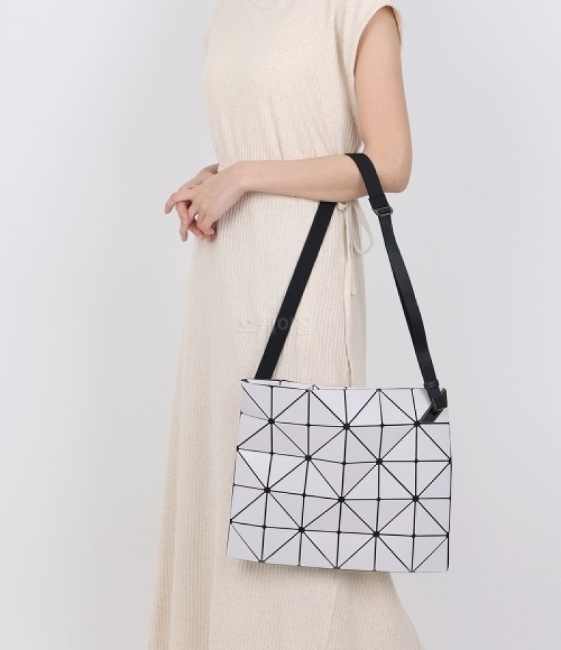 BAO BAO ISSEY MIYAKE｜CROSSBAGS (BB46AG491 11) (BAOBAO ISSEY