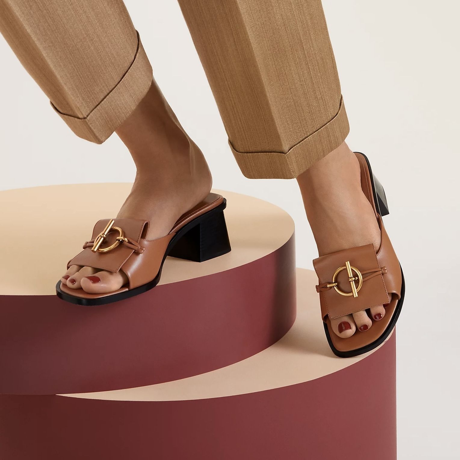海からヒントを得たグレナンバックル Hermes Ilot 50 サンダル
