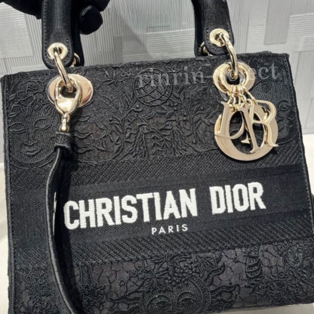 刺繍バッグ♡【Dior】Lady D-Lite ミディアムバッグ♪ (Dior