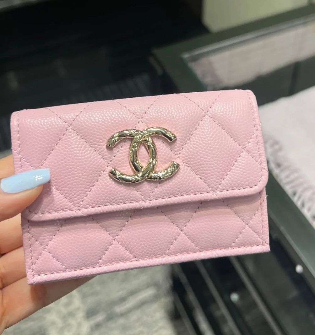 新作◆ミニロゴがエレガント♪【CHANEL】24SS カフ ブレスレット 再入荷))ニコちゃんブレスレット(No.A2036) | RICO