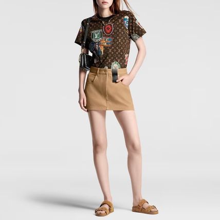 【カジュアルコーデに♡】Louis Vuitton 半袖 Tシャツ カジュアルに♪】ルイヴィトン Tシャツ 半袖 ステッカー (Louis