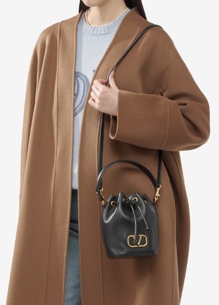 ☆人気☆【VALENTINO】☆V ロゴ ミニショルダーバッグ☆ ☆送料関税込☆VALENTINO Vロゴ ミニ ショルダーバッグ☆超人気
