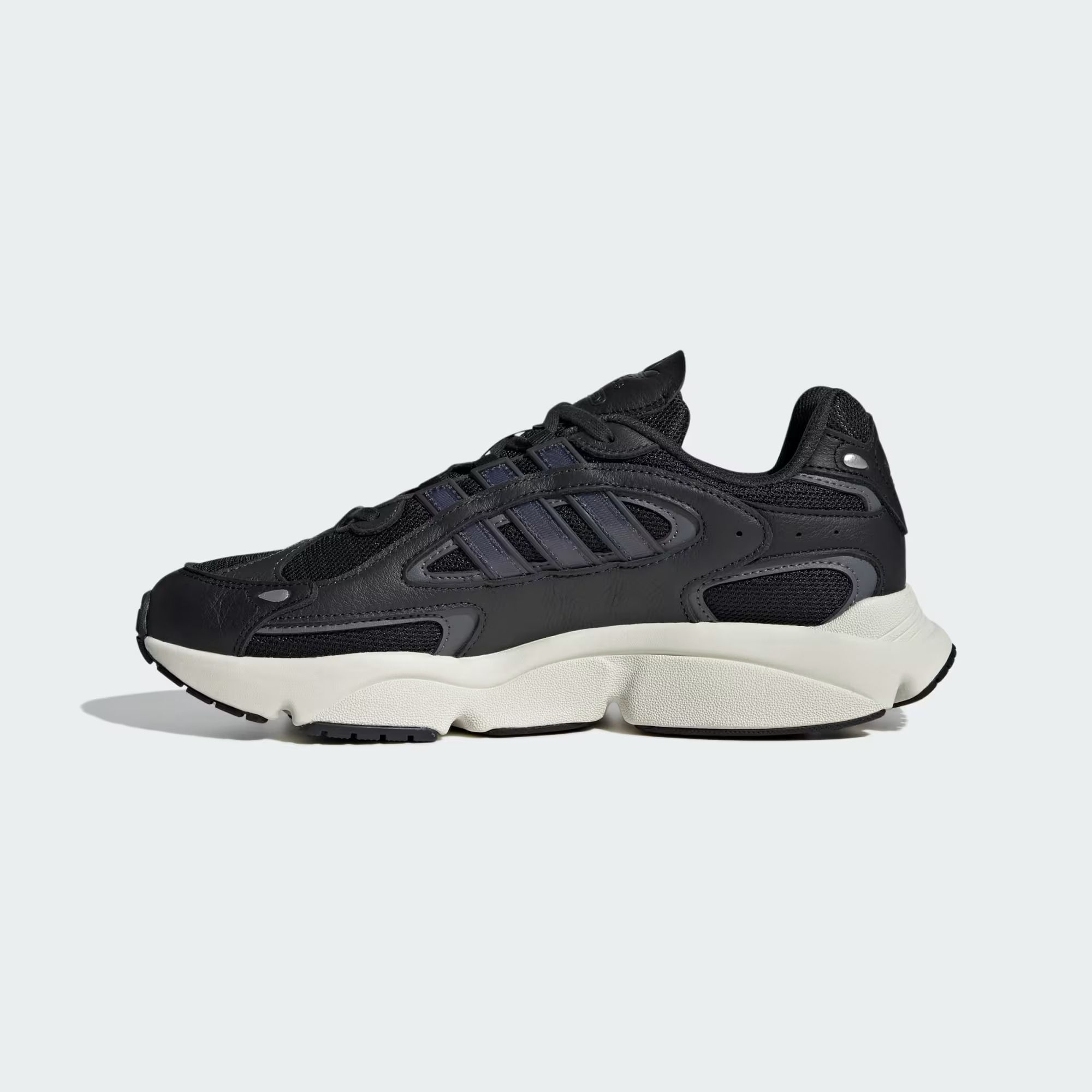 ☆adidas originals☆大人気☆OZMILLEN オズミレン☆追跡可