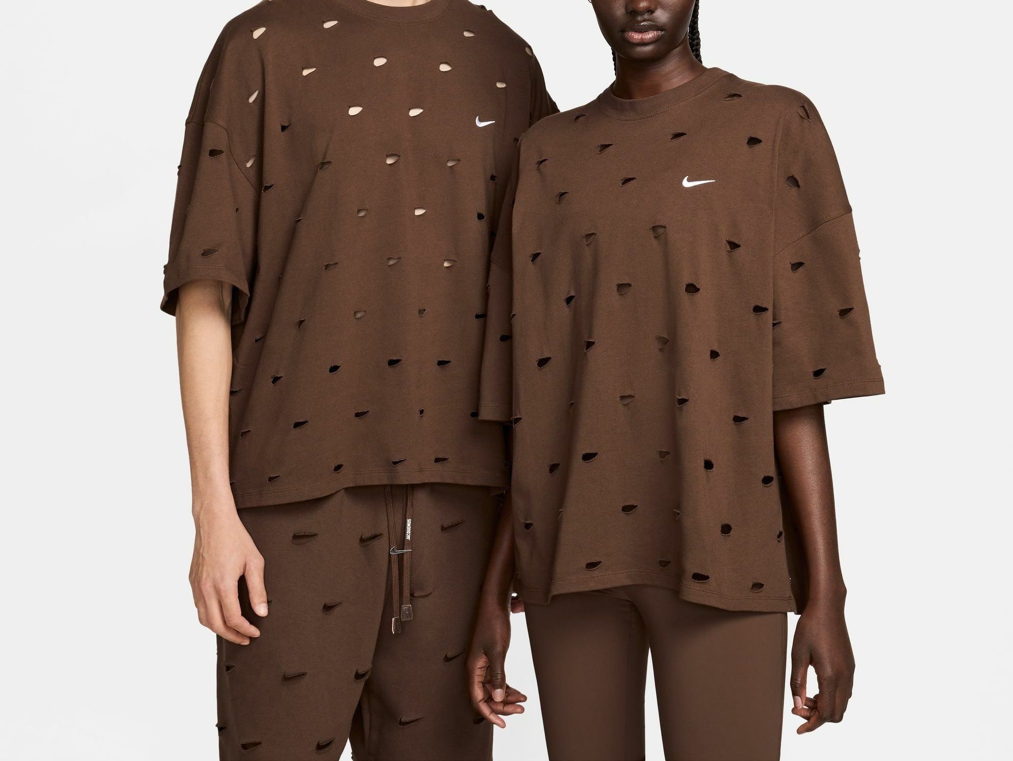 ★NIKE x JACQUEMUS★コラボ★SWOOSH フーディ★追跡可 ☆NIKE x JACQUEMUS☆コラボ☆SWOOSH T-シャツ☆追跡可 (Nike/T